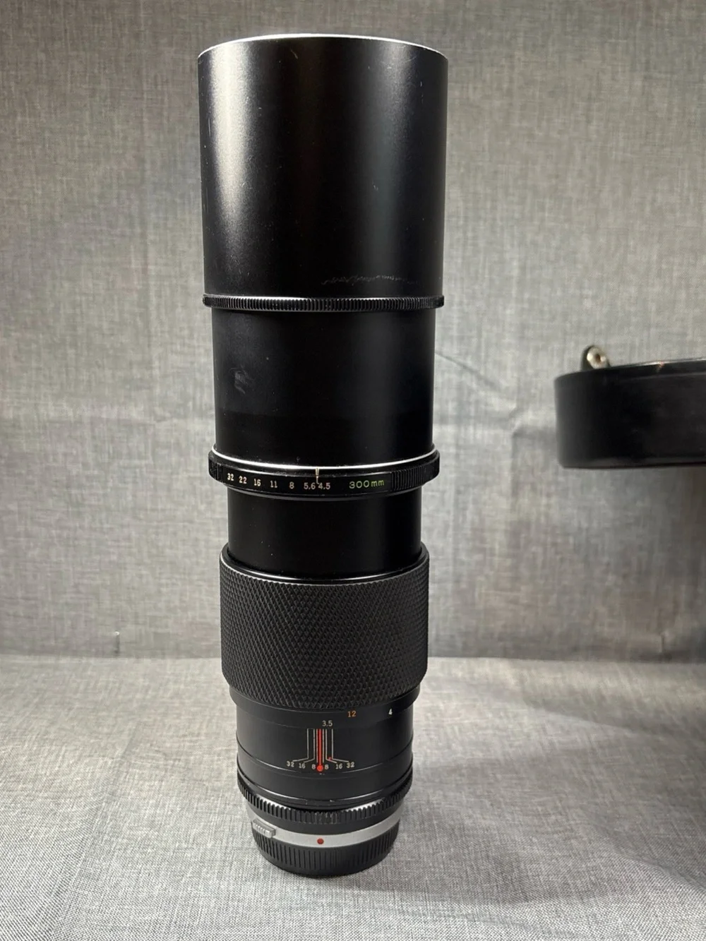 Olympus OM Systems 300mm Zuiko Auto T F4.5 Camera Lens Japan w Case